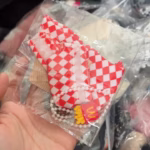 labubu sitting party baby clothes first and second generation blind box using Labubu baby clothes Labubu clothes plush rubber face photo review